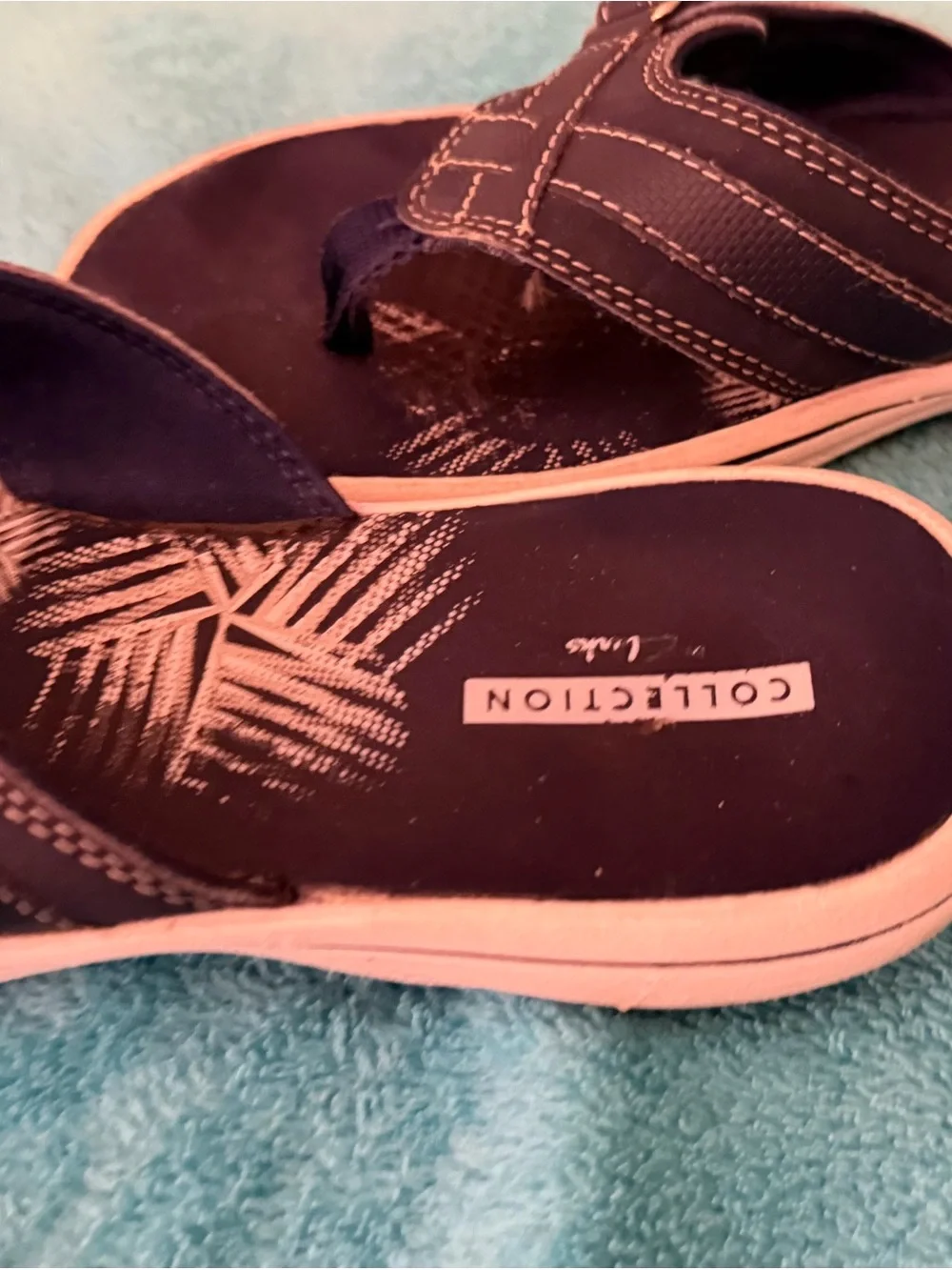 Collection B Navy and Tan Women's Slide Sandals